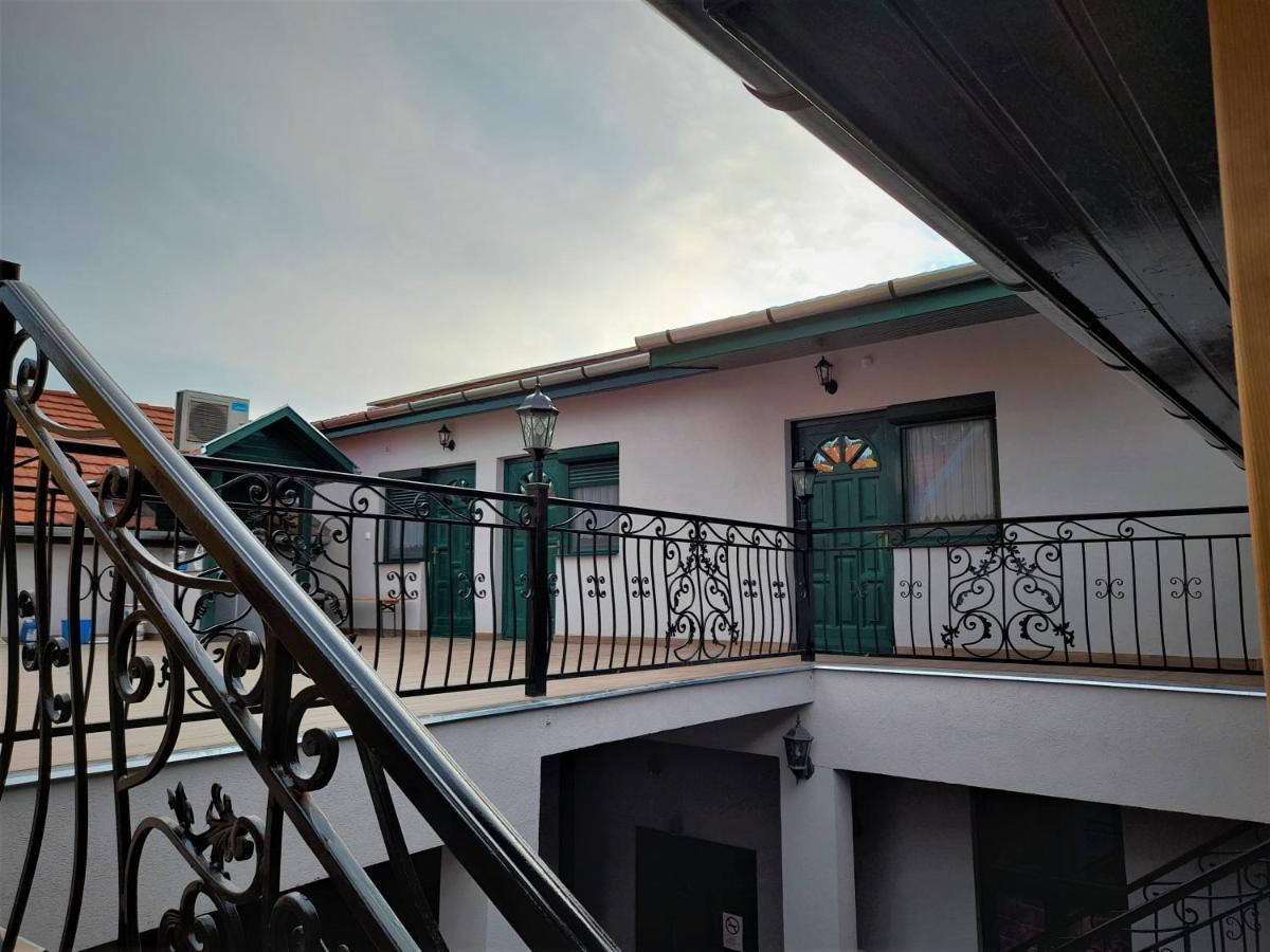 Bed and Breakfast Barsony Vendeglo Es Panzio Szécsény Exterior foto